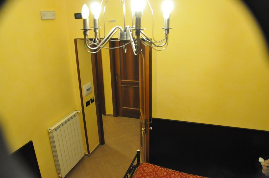 Funny Palace Hostel Rome Room photo